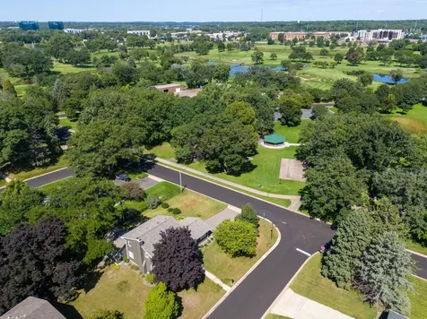 10 Western Terrace Golden Valley MN 55426