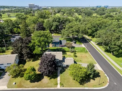 10 Western Terrace Golden Valley MN 55426