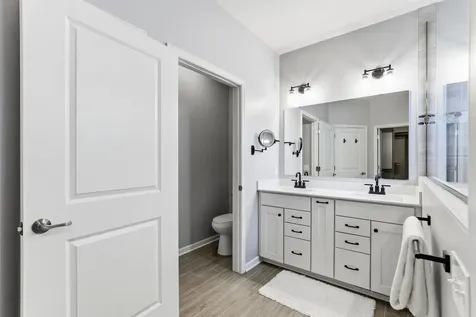 4648 Benjamin Place Woodbury MN 55129