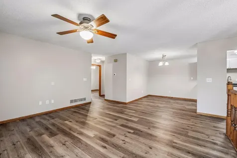 1070 Butte Court Chanhassen MN 55317
