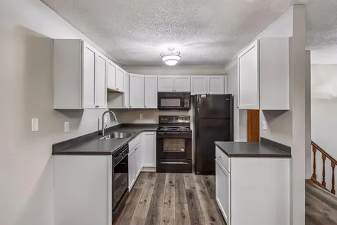 1070 Butte Court Chanhassen MN 55317