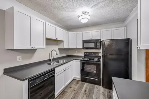 1070 Butte Court Chanhassen MN 55317