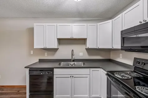 1070 Butte Court Chanhassen MN 55317