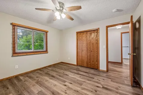 1070 Butte Court Chanhassen MN 55317