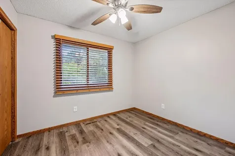 1070 Butte Court Chanhassen MN 55317