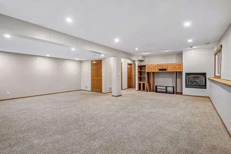 1070 Butte Court Chanhassen MN 55317