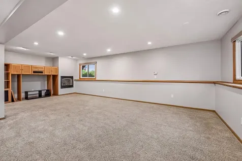 1070 Butte Court Chanhassen MN 55317