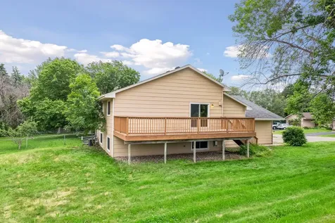 1070 Butte Court Chanhassen MN 55317
