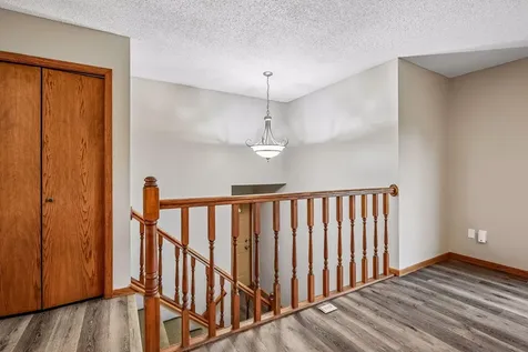 1070 Butte Court Chanhassen MN 55317