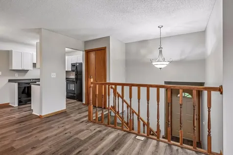 1070 Butte Court Chanhassen MN 55317