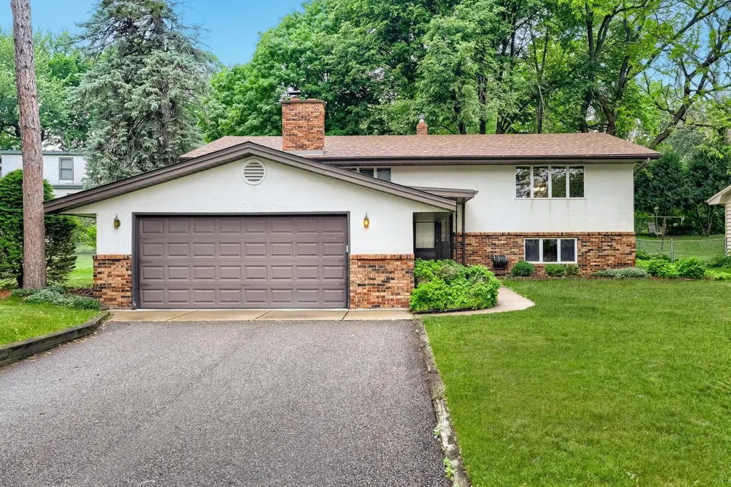 6801 Willow Lane N Brooklyn Center MN 55430