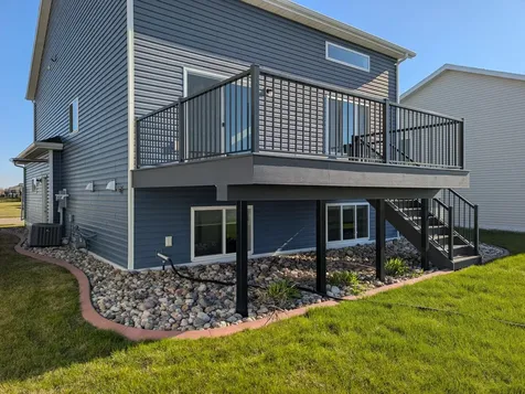 1221 46th Avenue S Moorhead MN 56560