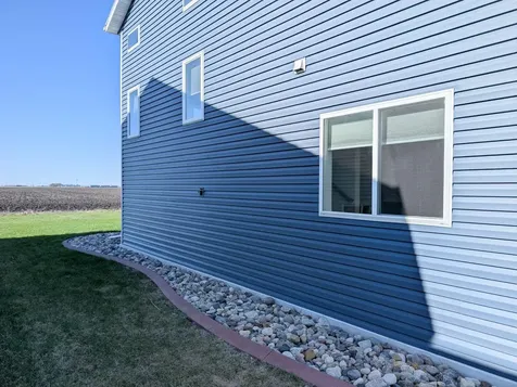 1221 46th Avenue S Moorhead MN 56560