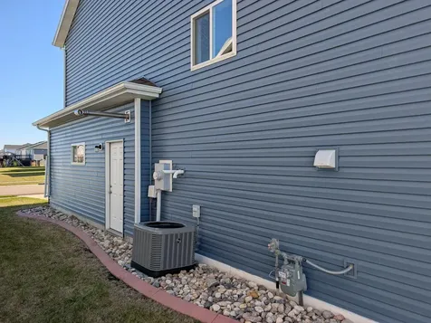 1221 46th Avenue S Moorhead MN 56560