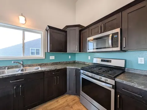 1221 46th Avenue S Moorhead MN 56560