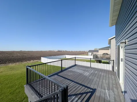 1221 46th Avenue S Moorhead MN 56560
