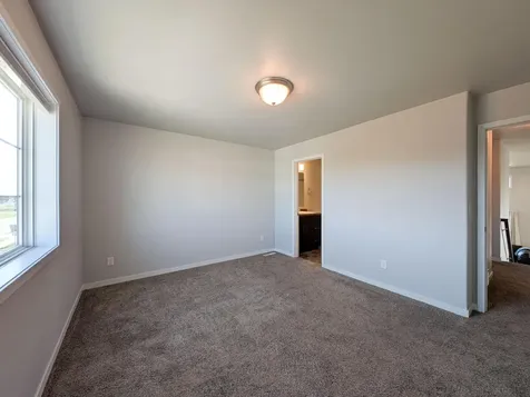 1221 46th Avenue S Moorhead MN 56560