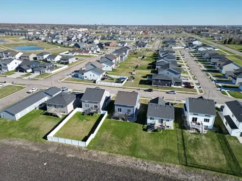 1221 46th Avenue S Moorhead MN 56560