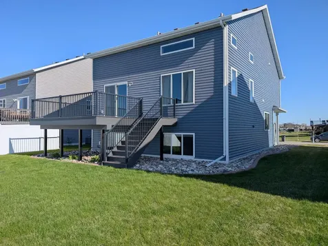1221 46th Avenue S Moorhead MN 56560