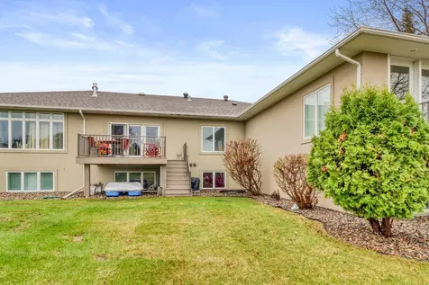 2709 30th Avenue S Fargo ND 58103
