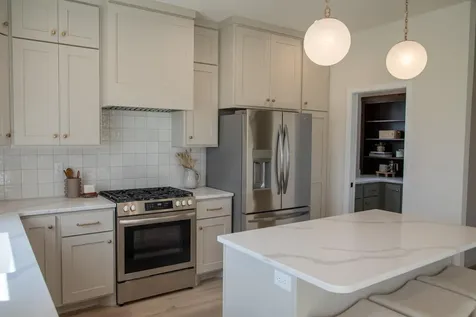 4800 Decorah Way S Fargo ND 58104