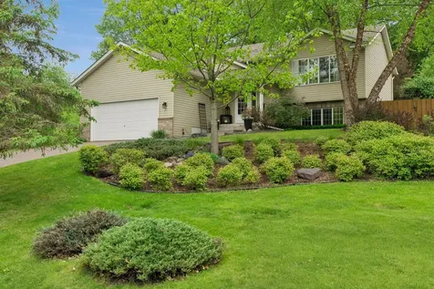 589 Mcknight Road S Saint Paul MN 55119