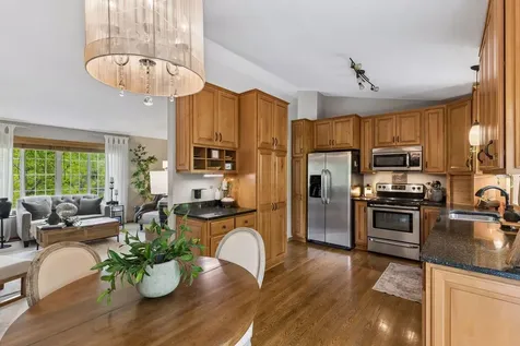 589 Mcknight Road S Saint Paul MN 55119