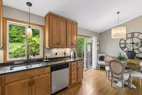 589 Mcknight Road S Saint Paul MN 55119