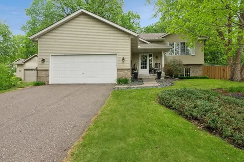 589 Mcknight Road S Saint Paul MN 55119