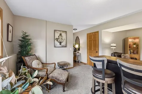589 Mcknight Road S Saint Paul MN 55119