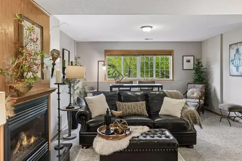 589 Mcknight Road S Saint Paul MN 55119