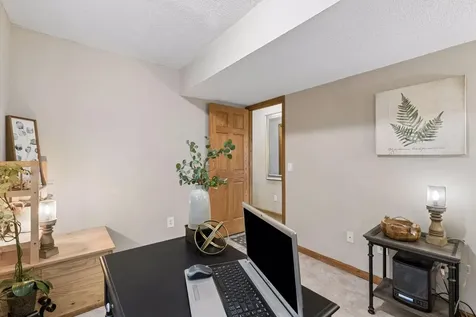 589 Mcknight Road S Saint Paul MN 55119