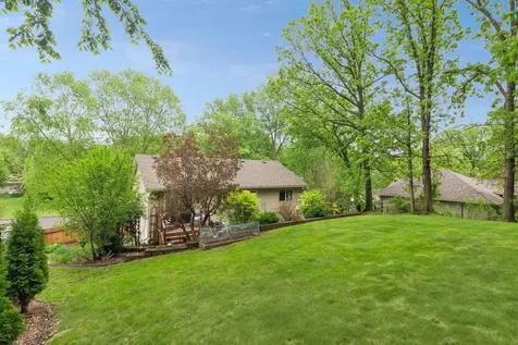 589 Mcknight Road S Saint Paul MN 55119