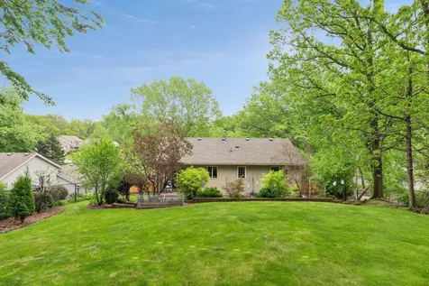 589 Mcknight Road S Saint Paul MN 55119