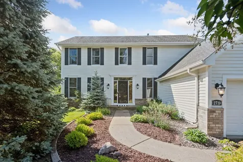 2719 Longacres Drive Chanhassen MN 55317