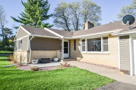1306 Hillcrest Drive NE Fridley MN 55432