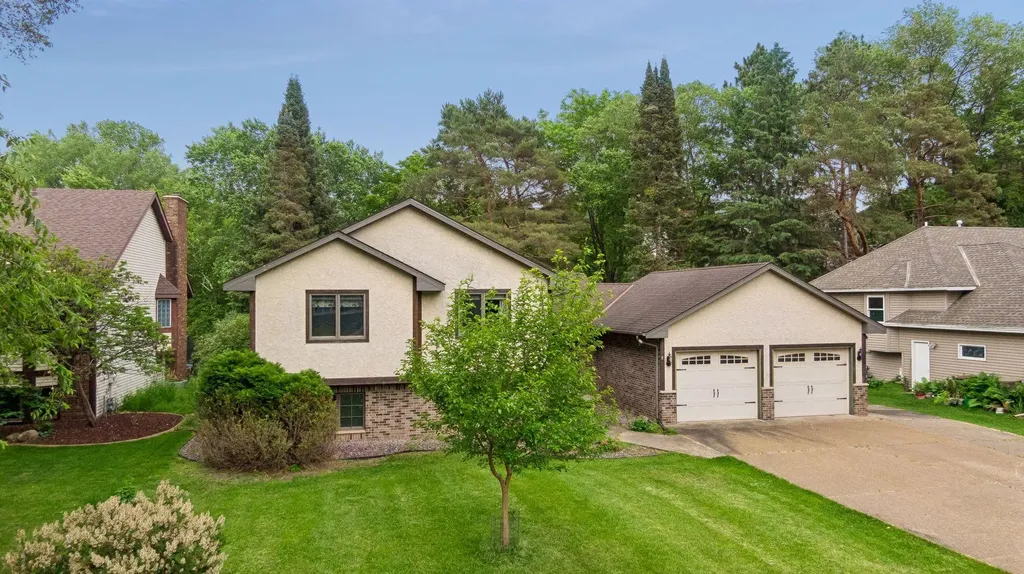1326 Griffin Avenue Mahtomedi MN 55115