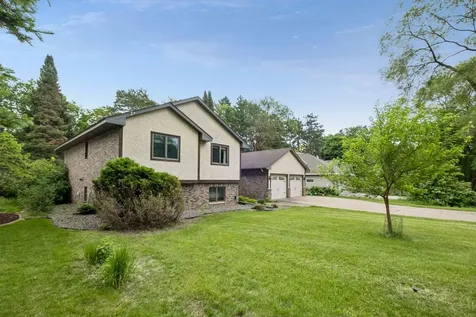 1326 Griffin Avenue Mahtomedi MN 55115