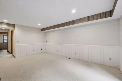 1326 Griffin Avenue Mahtomedi MN 55115