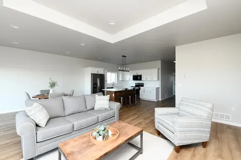 6808 Deer Creek Loop Horace ND 58047
