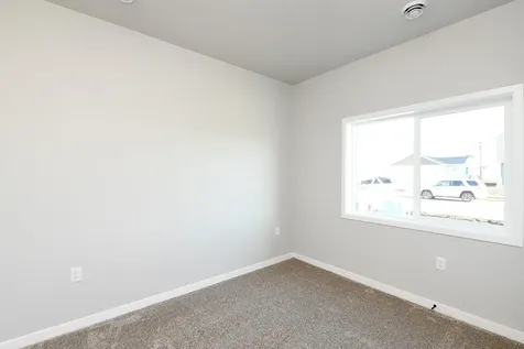 6808 Deer Creek Loop Horace ND 58047