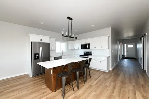 6808 Deer Creek Loop Horace ND 58047