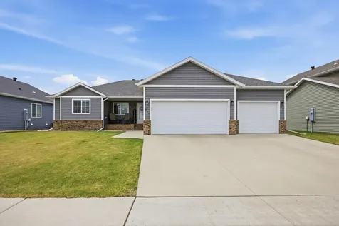 219 6th Street E Horace ND 58047