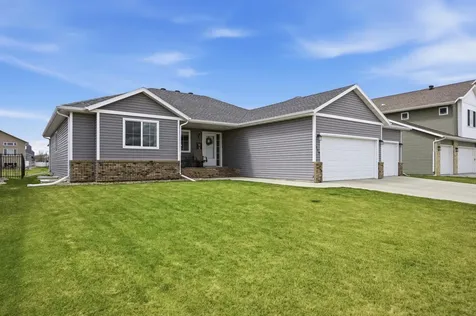 219 6th Street E Horace ND 58047