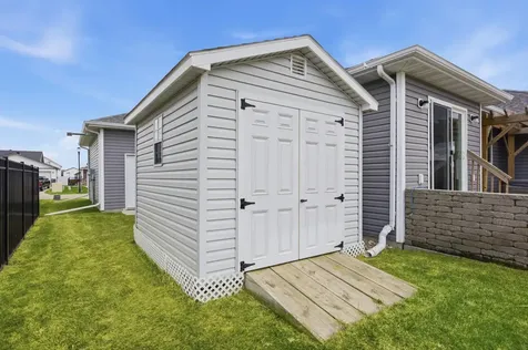 219 6th Street E Horace ND 58047