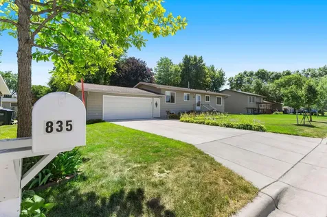 835 Harrington Street SW Hutchinson MN 55350