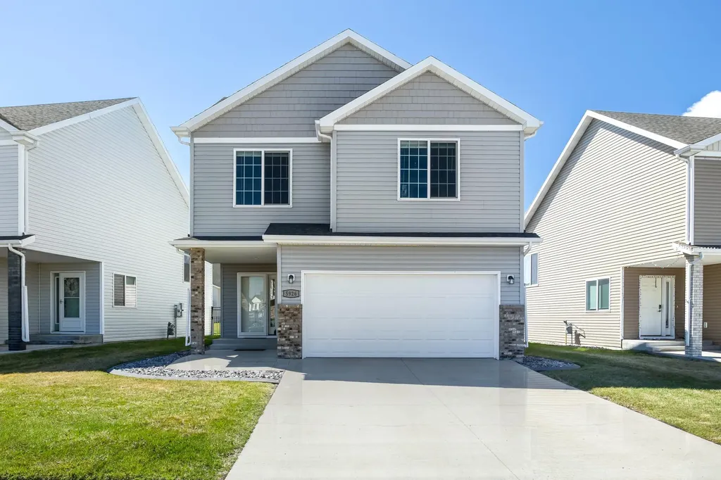 5926 56th Avenue S Fargo ND 58104