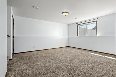 5926 56th Avenue S Fargo ND 58104