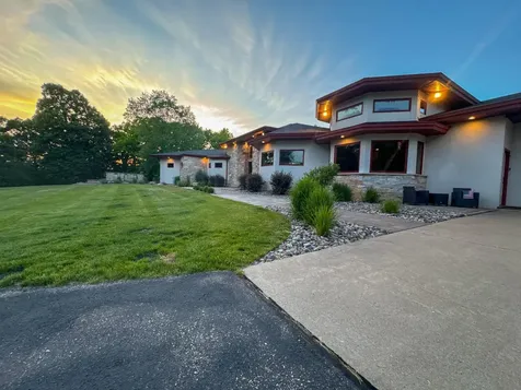 W10622 State Road 35 Prescott WI 54021
