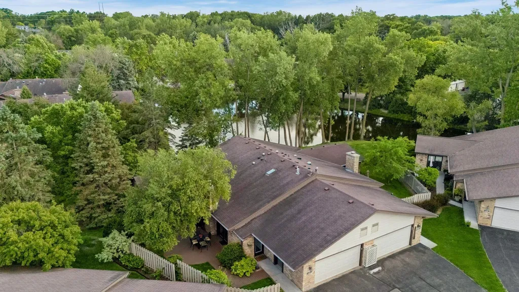 1151 Black Oaks Lane N Plymouth MN 55447